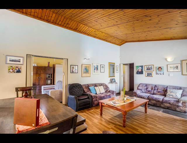 3 BEDROOM FREEHOLD SOLD IN CHURCHILL ESTATE